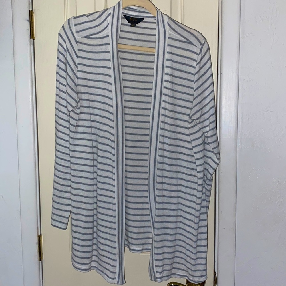 Great/white open front cardigan